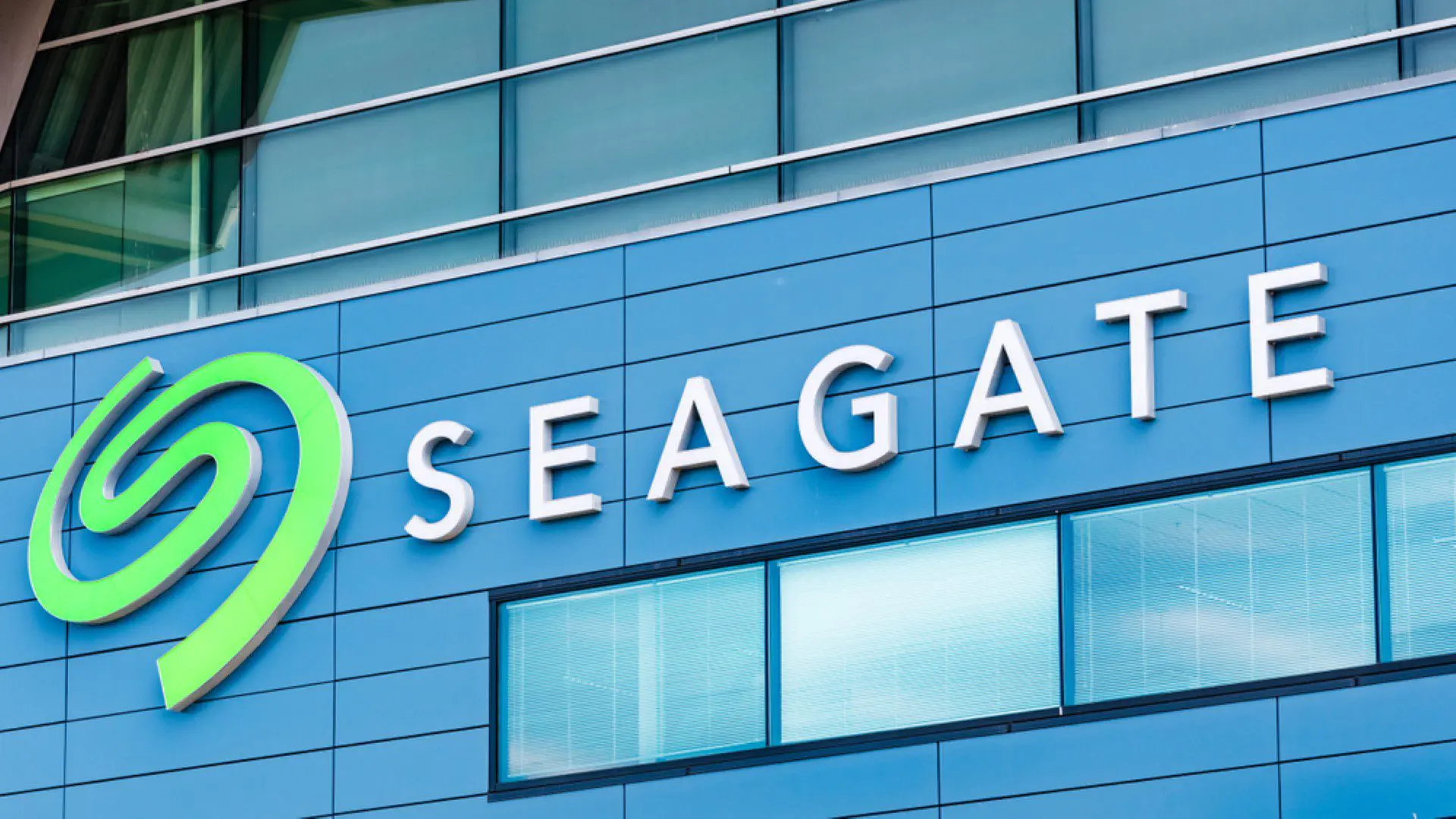 Seagate starts sales of 22 TB HDDs