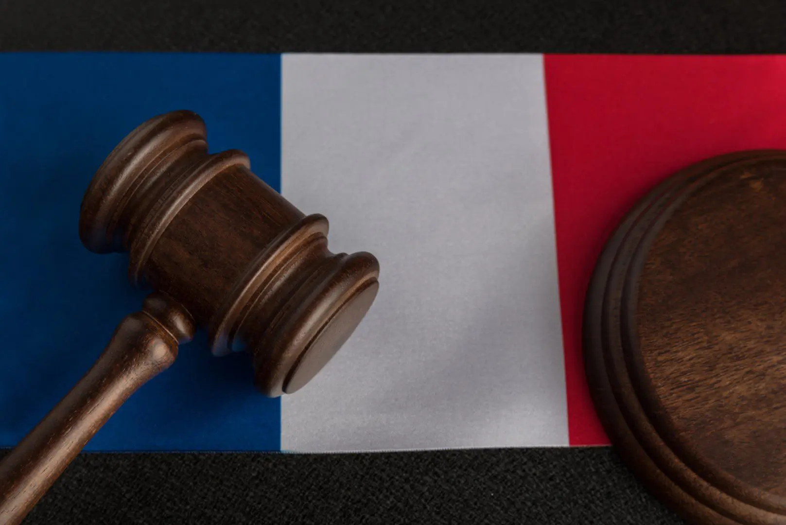 France sets millions in fines for Google and Meta