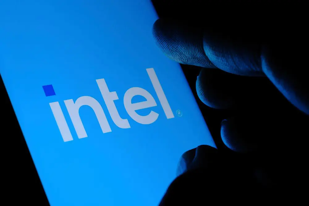 Intel loses position of largest chip maker for first time