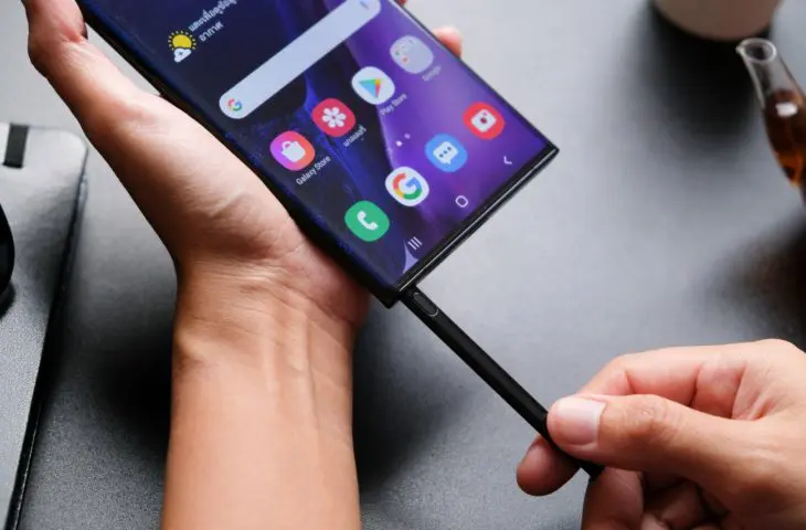 Samsung confirms new Galaxy S flagship with Note features and a February launch