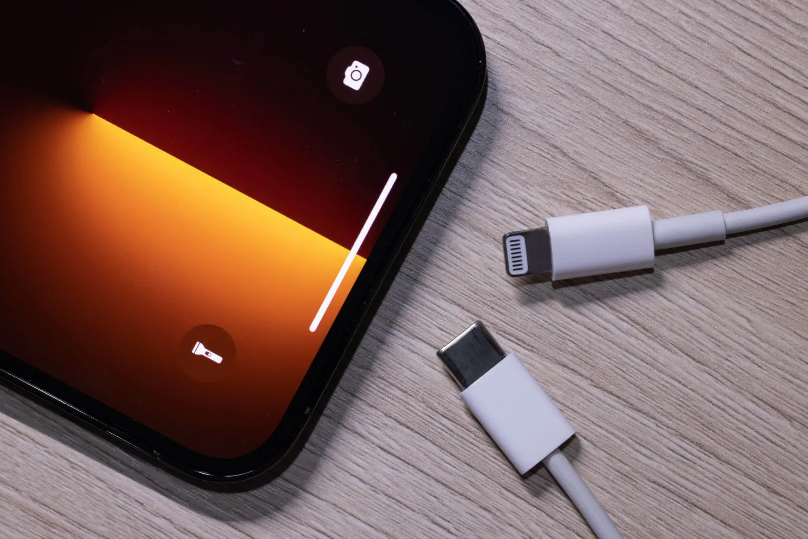 usb-c lightning iphone