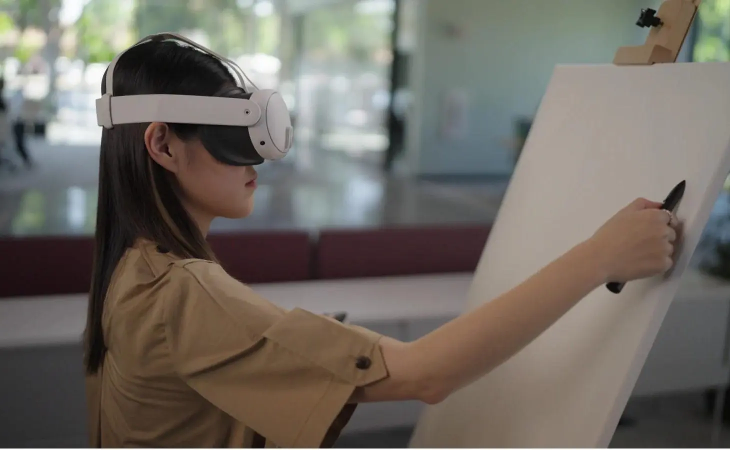 Write in the air with Logitech MX Ink