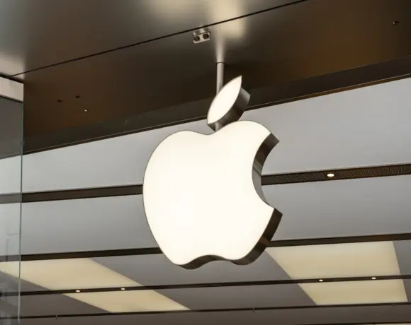 Apple appeals EU decision to open information to developers