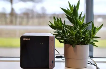 Qnap TS-432X with plant