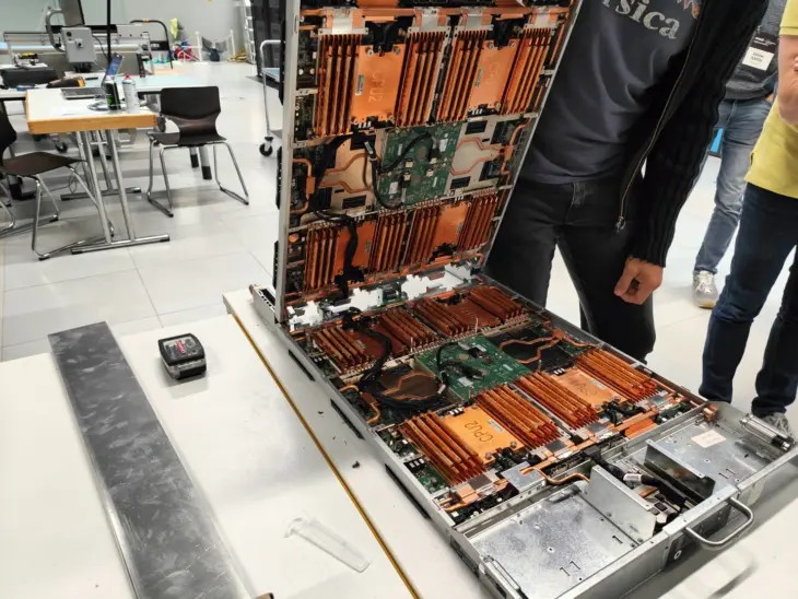 oplus_1048576 server interior