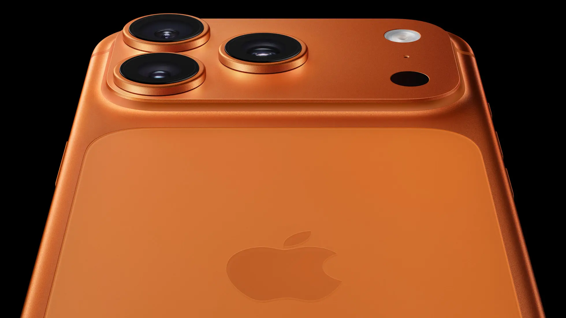 Apple-iPhone-17-Pro-camera-close-up-250909_big.Jpg.large_2x