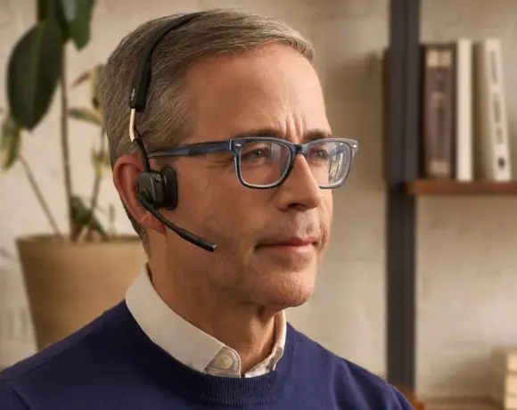 Shokz OpenMeet review: bone conduction in the office