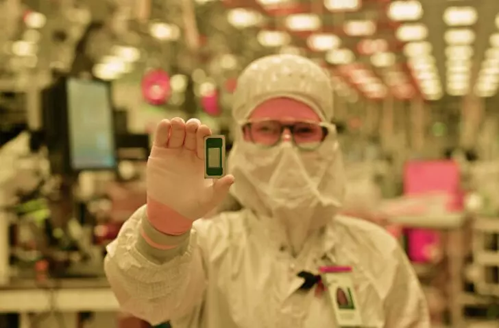 Decent quarter fails to impress investors: AI hype sends Intel stock down by a fifth