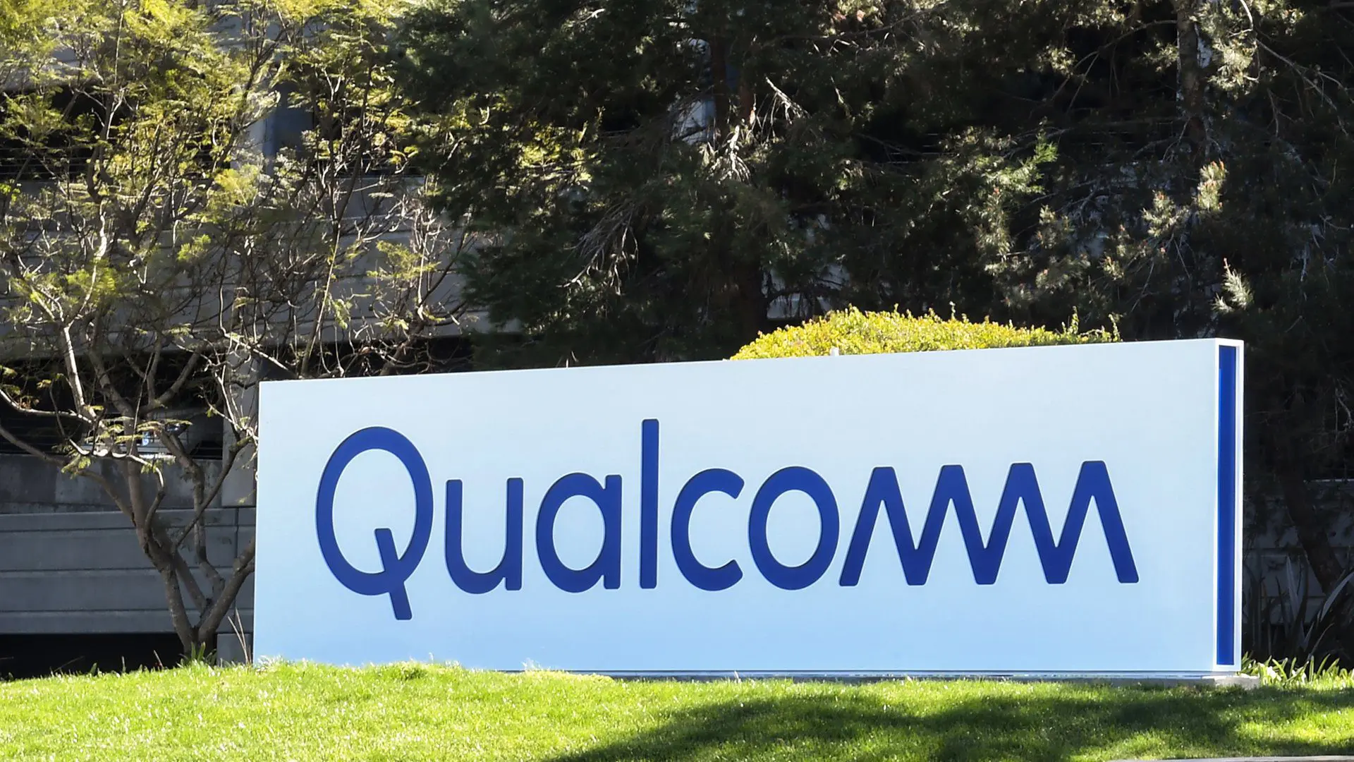 Qualcomm teams up with Microsoft to develop Snapdragon for AR