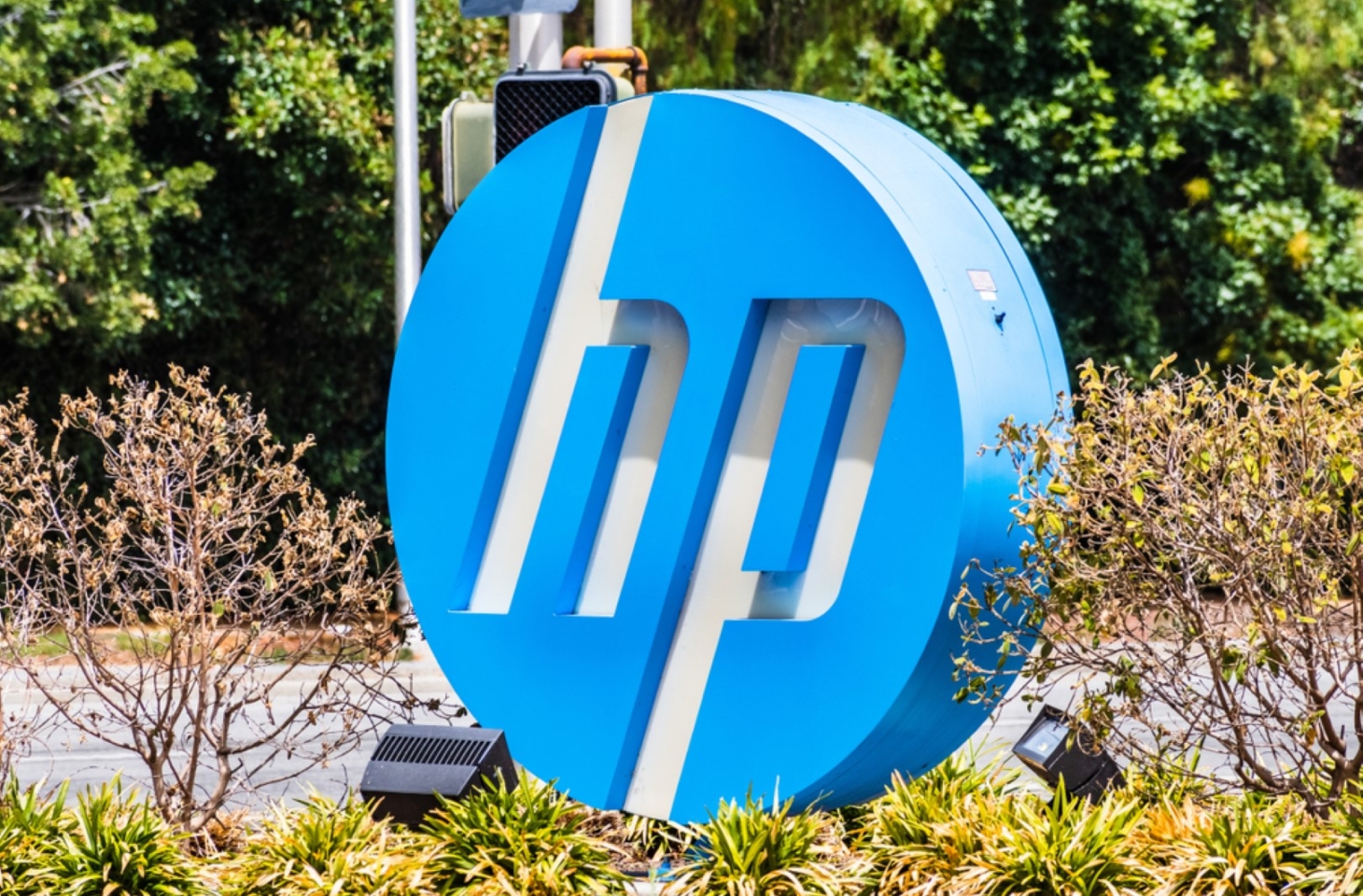 HP Cuts 2,000 Jobs Worldwide