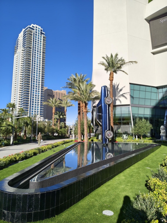 motorola-edge-70-buiten